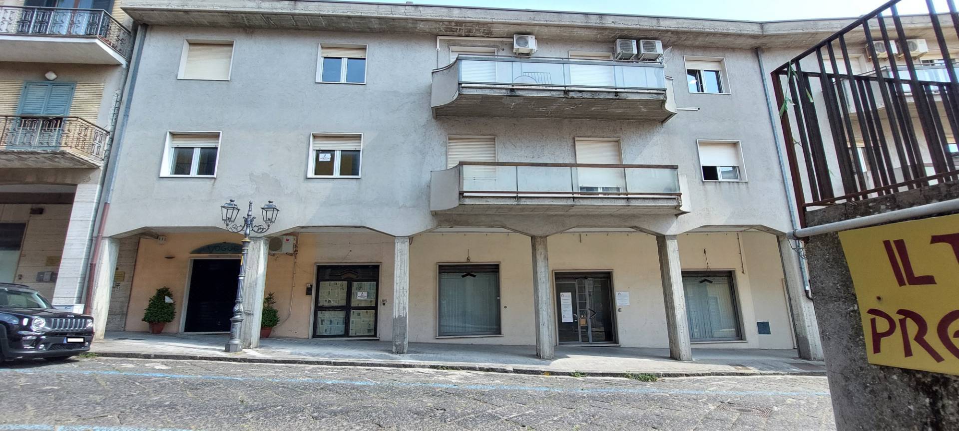 Locale Commerciale in affitto a Ariano Irpino, corso europa