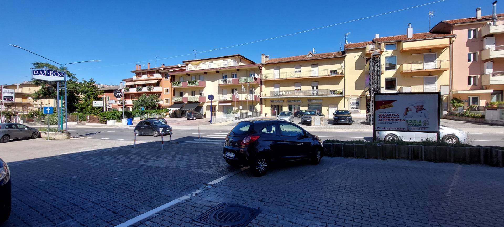 Locale Commerciale in affitto a Ariano Irpino, contrada cardito