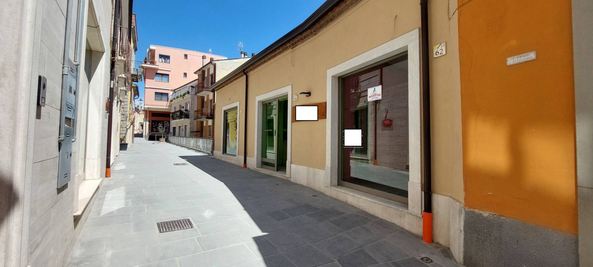 Locale commerciale in affitto a Ariano Irpino, via d'afflitto