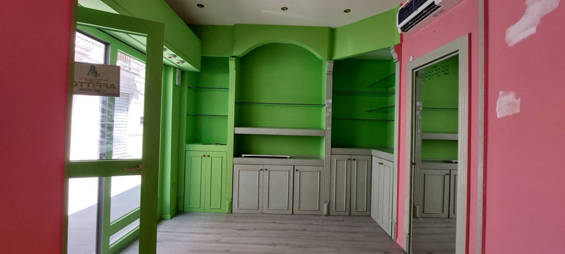 Locale commerciale in affitto a Ariano Irpino, via d'afflitto