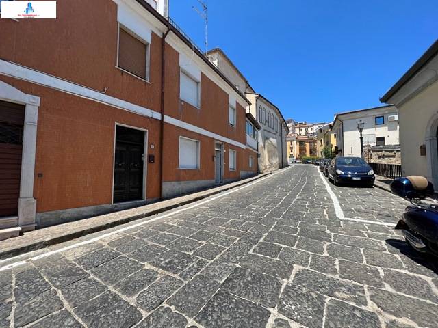 Soluzione Semindipendente in vendita a Ariano Irpino, via intonti