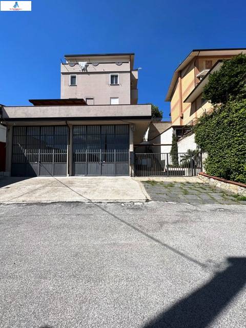 Ufficio in affitto a Ariano Irpino, rione martiri