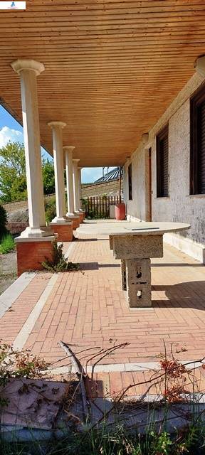 Casa singola in vendita a Ariano Irpino, Contrada Valleluogo