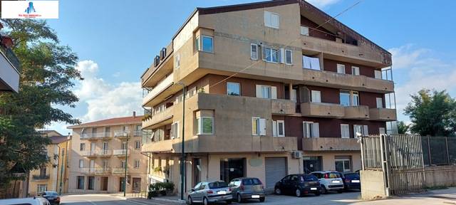 Locale commerciale in vendita a Ariano Irpino, Corso Vittorio Emanuele