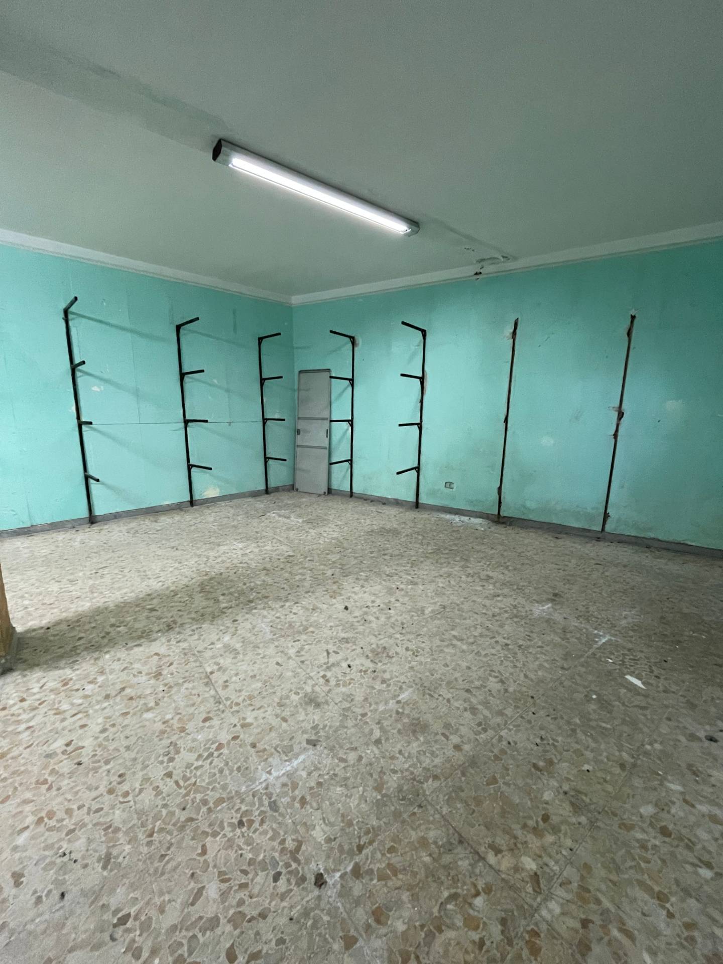 Locale commerciale in affitto a Ariano Irpino, via nazionale