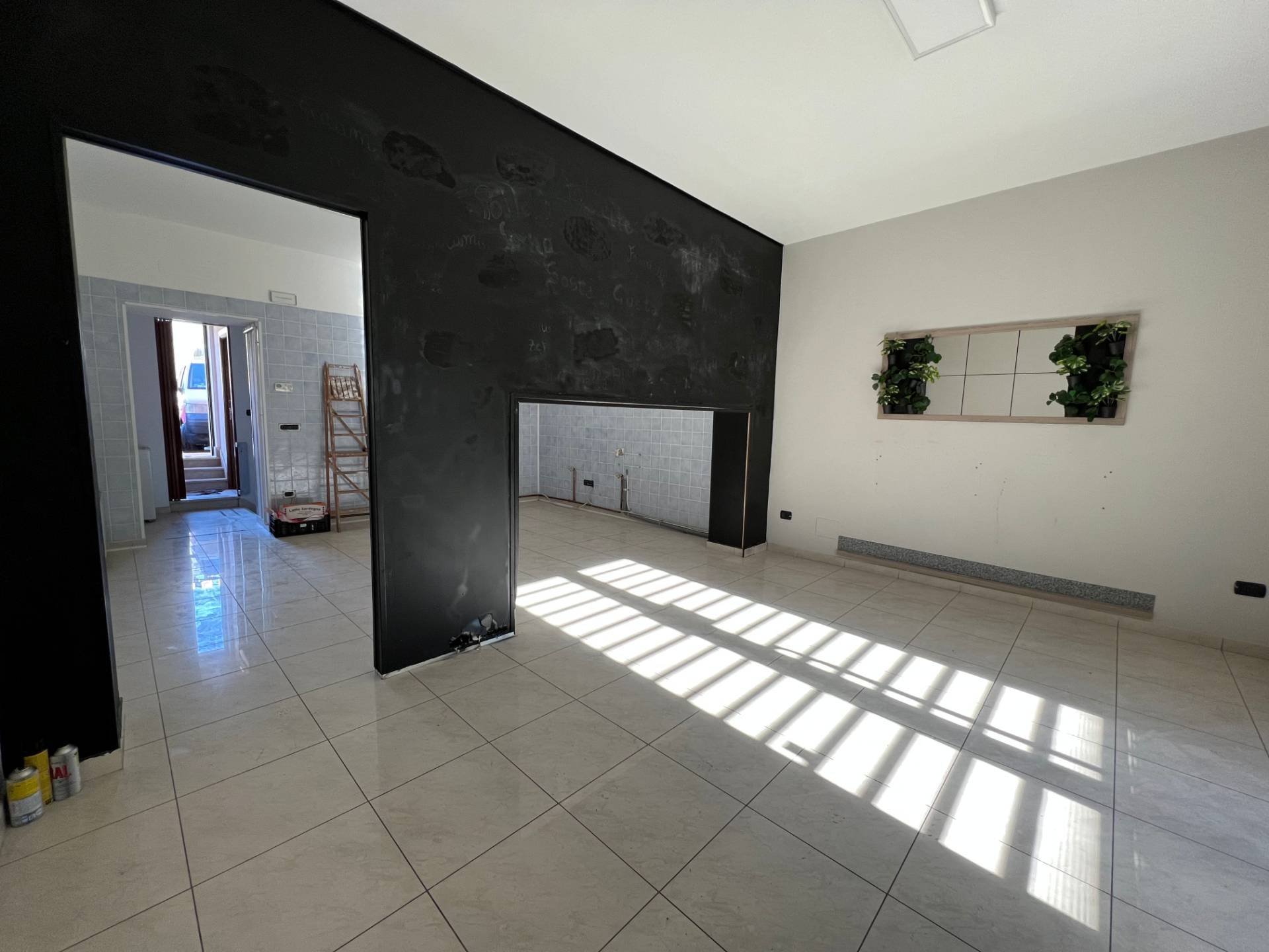 Locale commerciale in affitto a Ariano Irpino, piazza mazzini