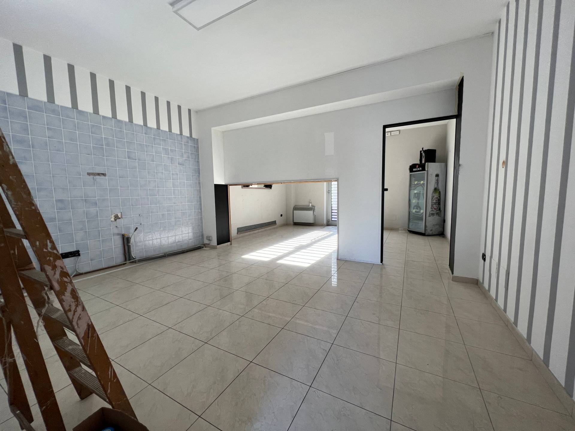 Locale commerciale in affitto a Ariano Irpino, piazza mazzini