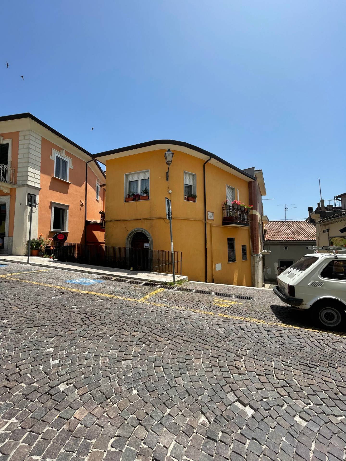 appartamento indipendente in vendita a Ariano Irpino, Via Pirelli