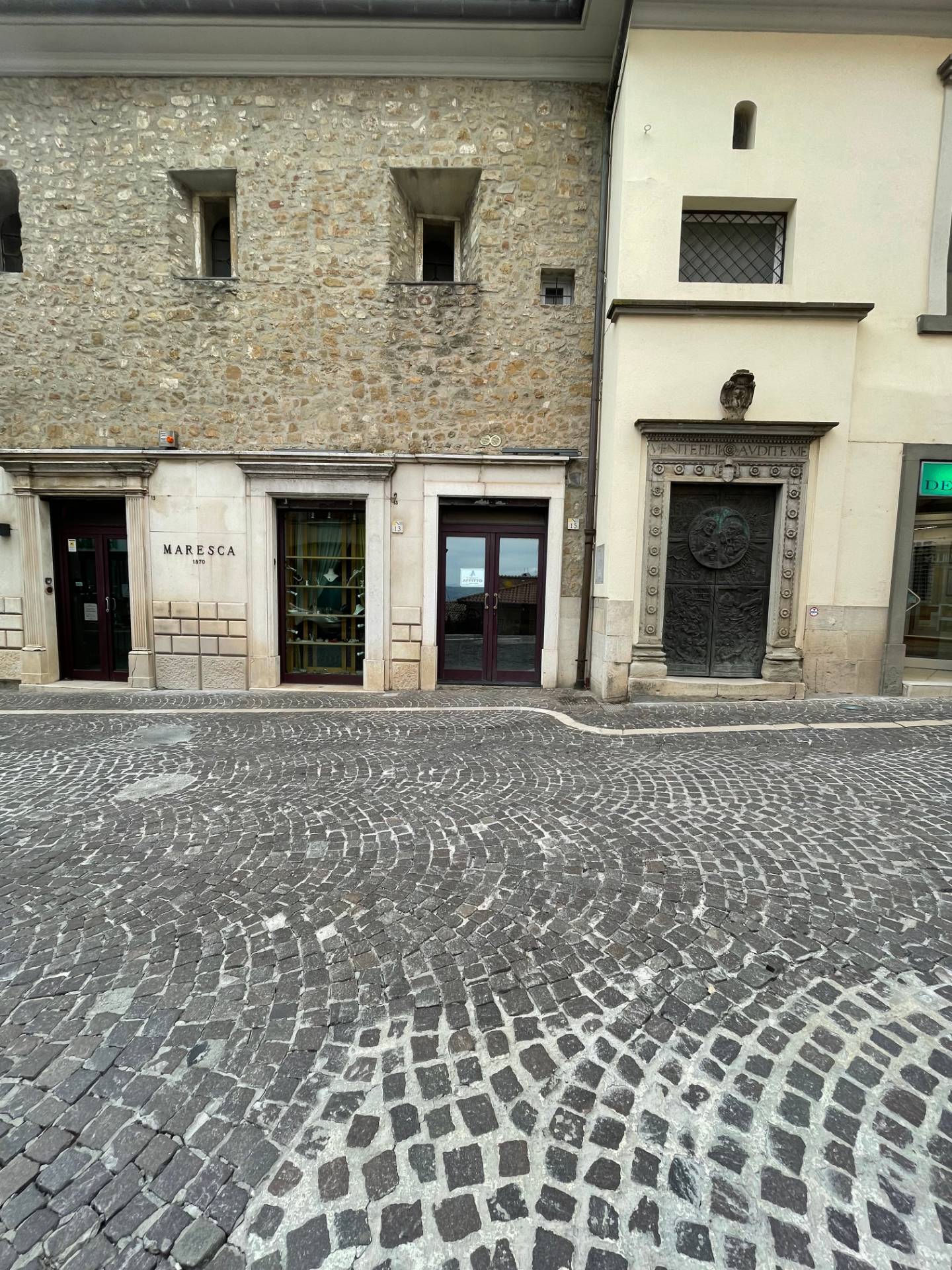 Locale commerciale in affitto a Ariano Irpino, via roma