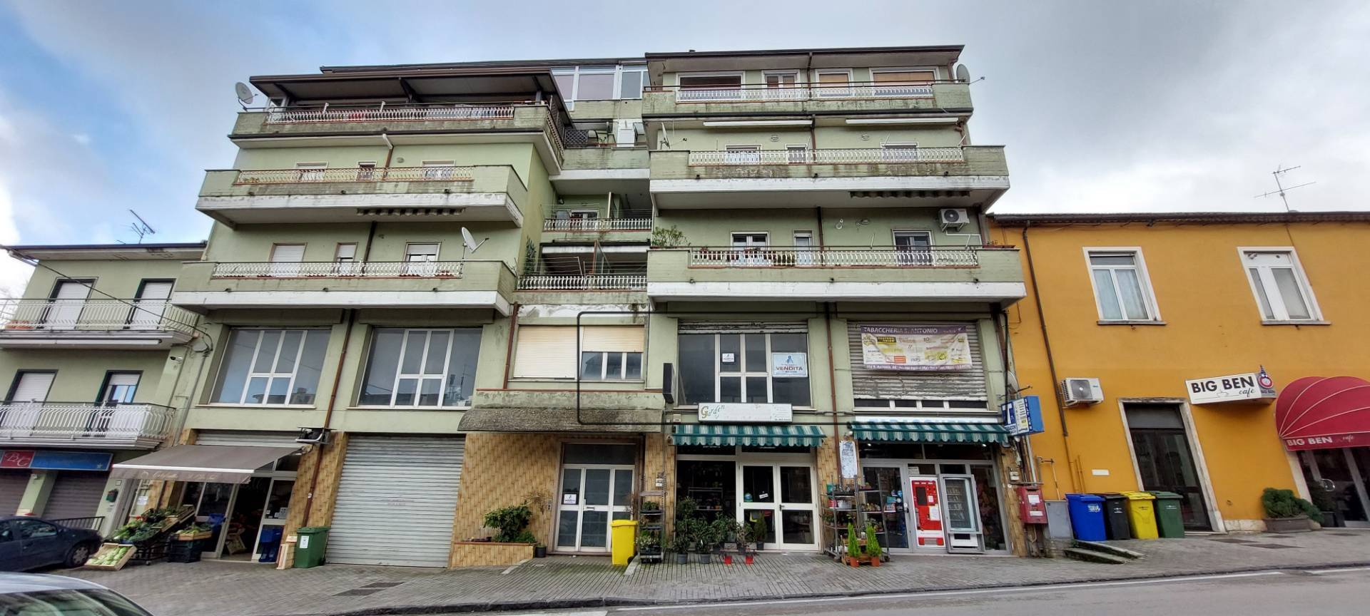 Locale commerciale in vendita a Ariano Irpino, Via S.Antonio