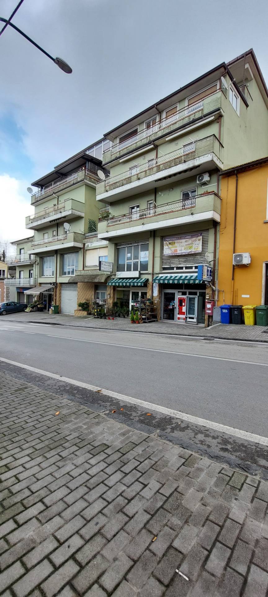 Locale commerciale in vendita a Ariano Irpino, Via S.Antonio