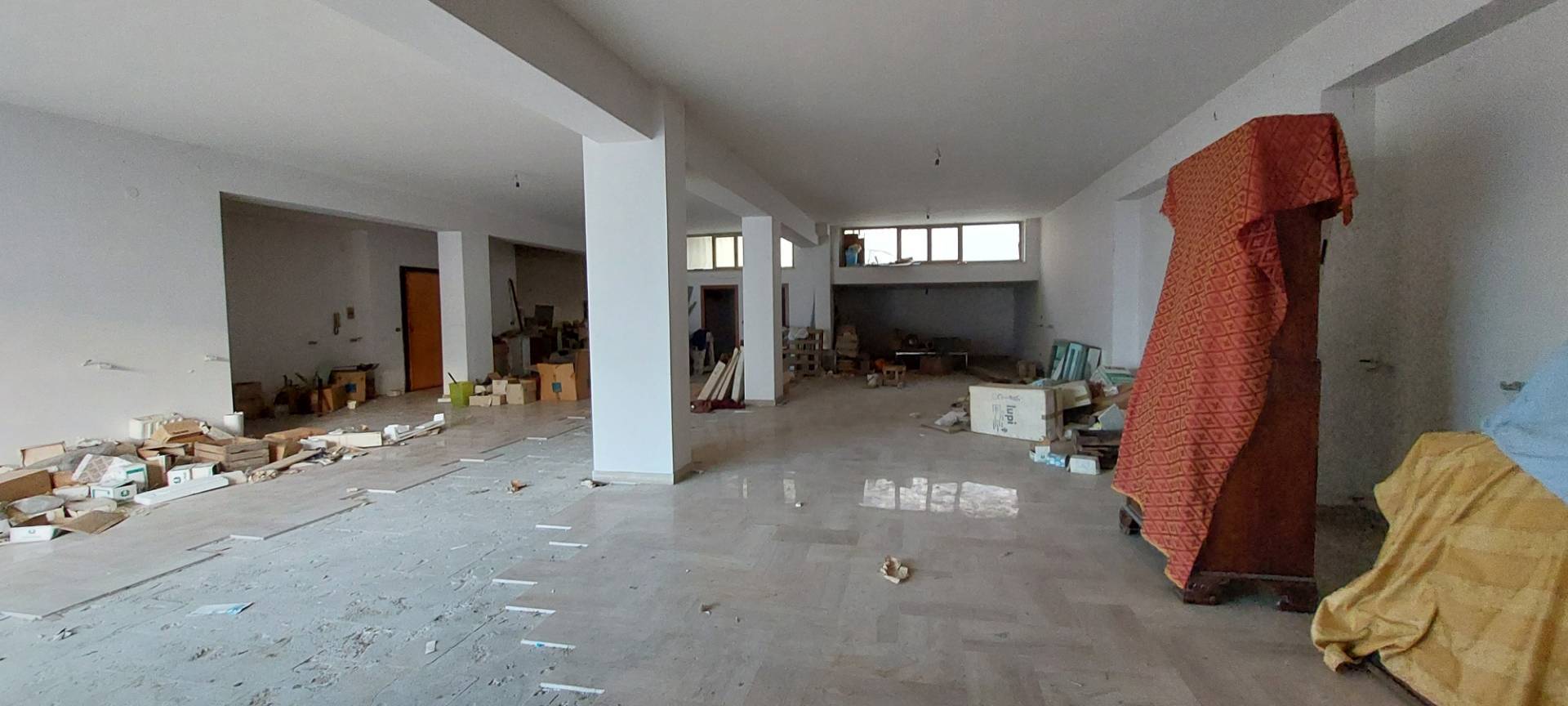 Locale commerciale in vendita a Ariano Irpino, Via S.Antonio