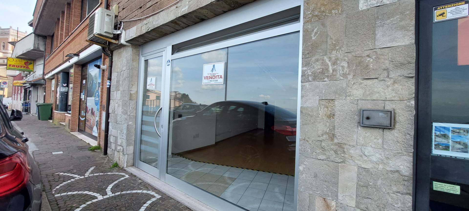 Locale commerciale in vendita a Ariano Irpino, via xxv aprile