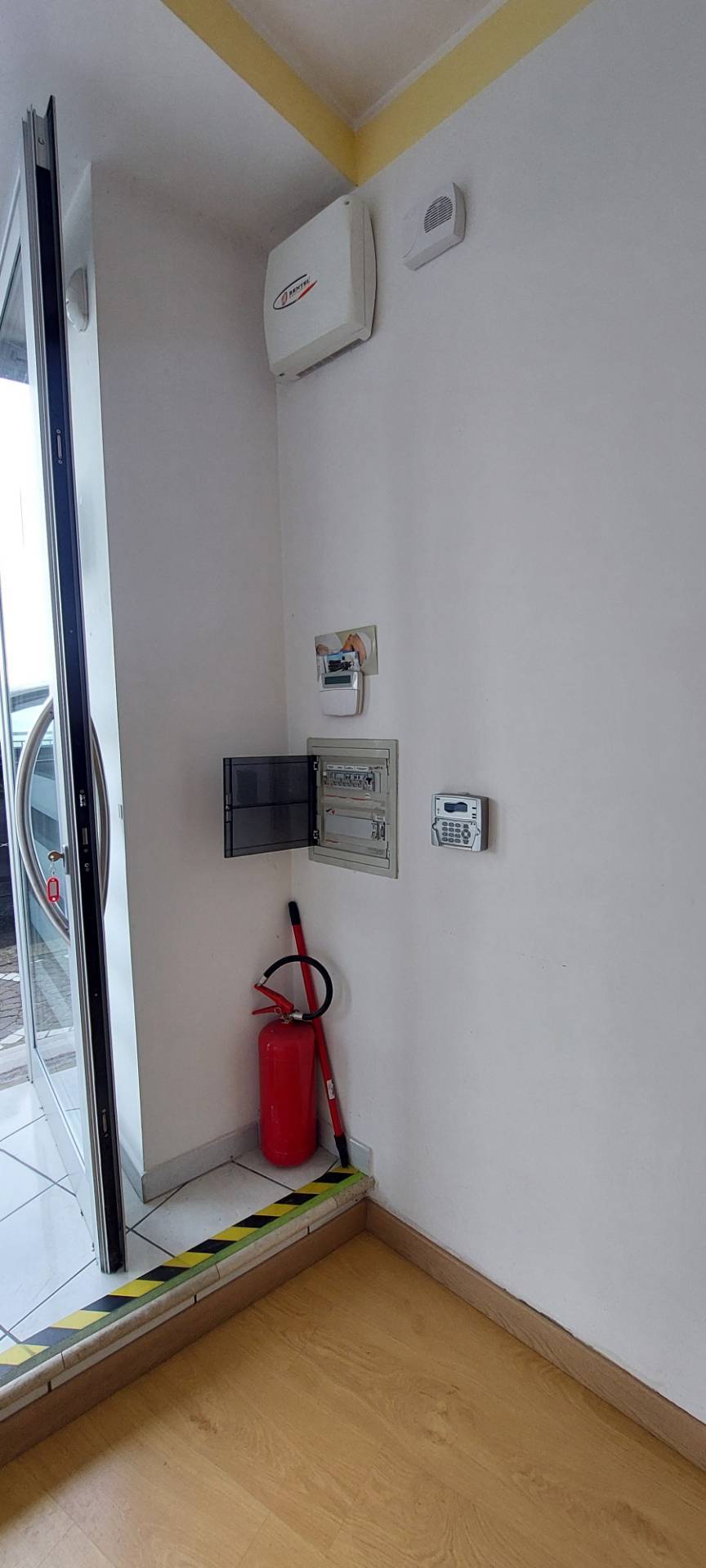 Locale commerciale in vendita a Ariano Irpino, via xxv aprile