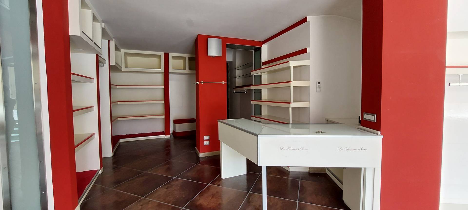 locale commerciale in affitto a Ariano Irpino, via d'afflitto