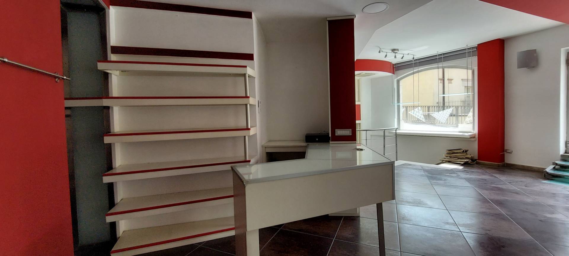 locale commerciale in affitto a Ariano Irpino, via d'afflitto