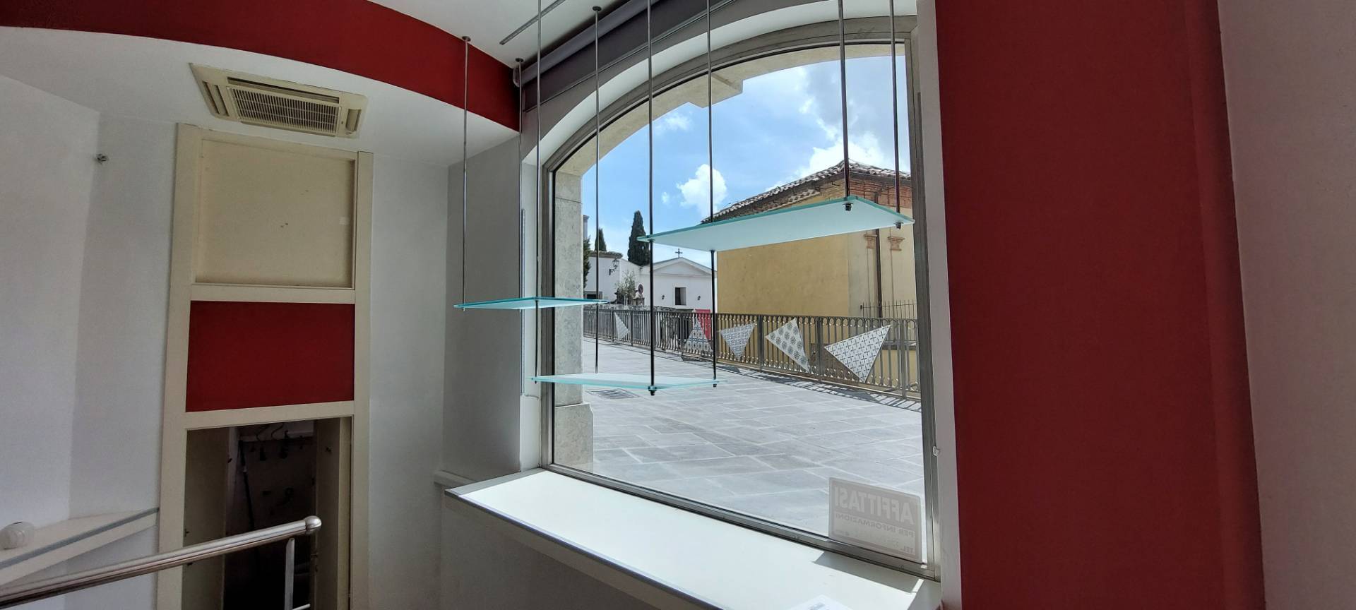 locale commerciale in affitto a Ariano Irpino, via d'afflitto