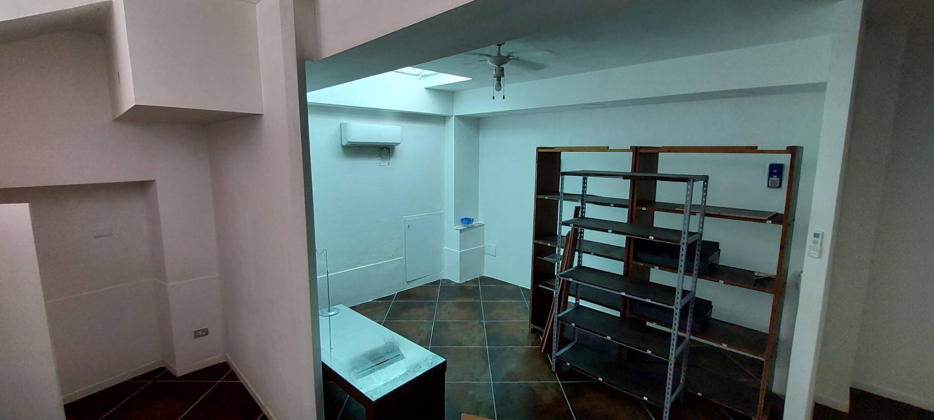 locale commerciale in affitto a Ariano Irpino, via d'afflitto