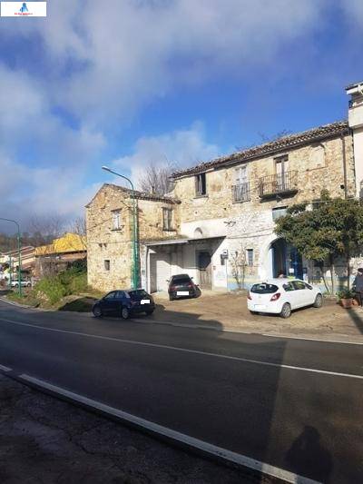 locale artigianale in affitto a Ariano Irpino, contrada turco