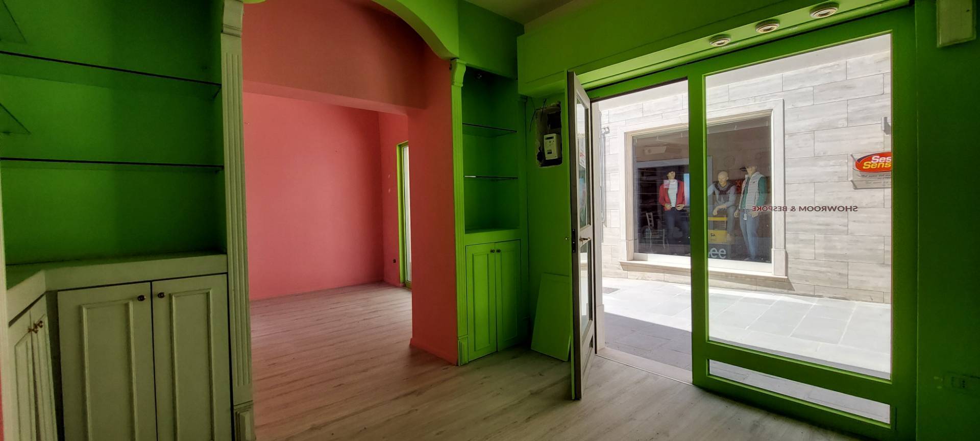 Locale commerciale in affitto a Ariano Irpino, via d'afflitto