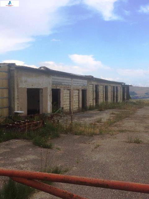 Capannone in vendita a Vallata, contrada maggiano