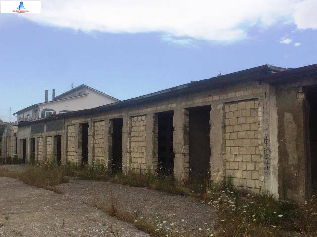 Capannone in vendita a Vallata, contrada maggiano