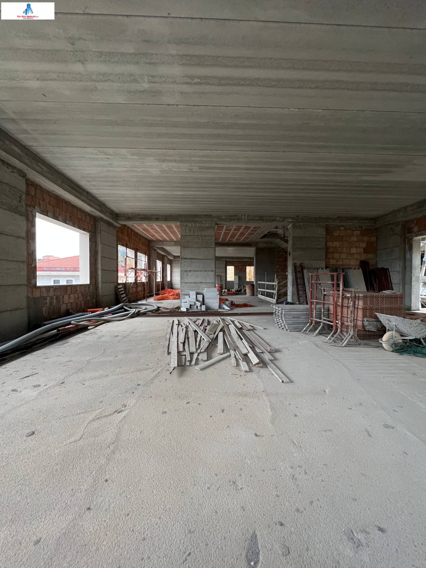 Locale commerciale in vendita a Ariano Irpino, via variante