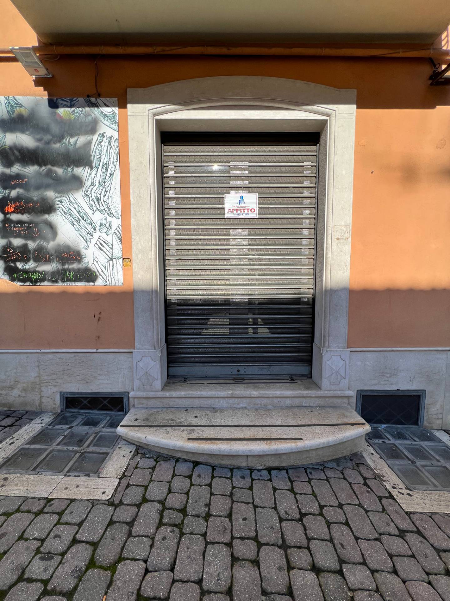 Locale commerciale in affitto a Ariano Irpino, piazza mazzini