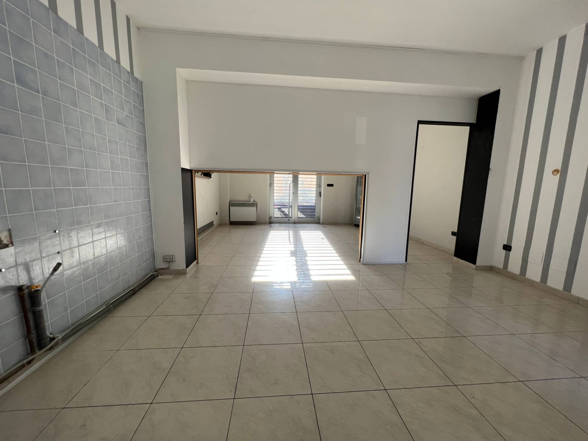 Locale commerciale in affitto a Ariano Irpino, piazza mazzini