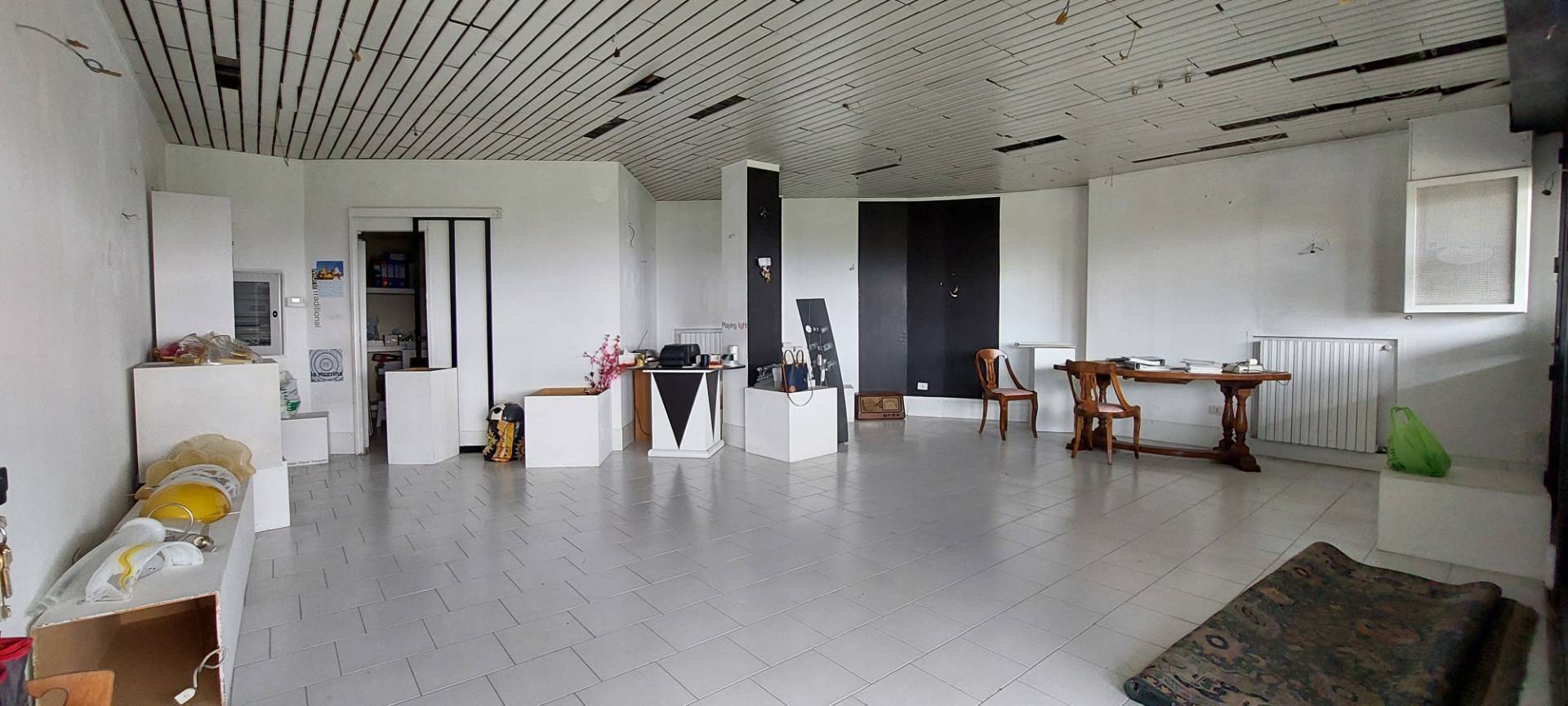 Locale commerciale in affitto a Ariano Irpino, via xxv aprile