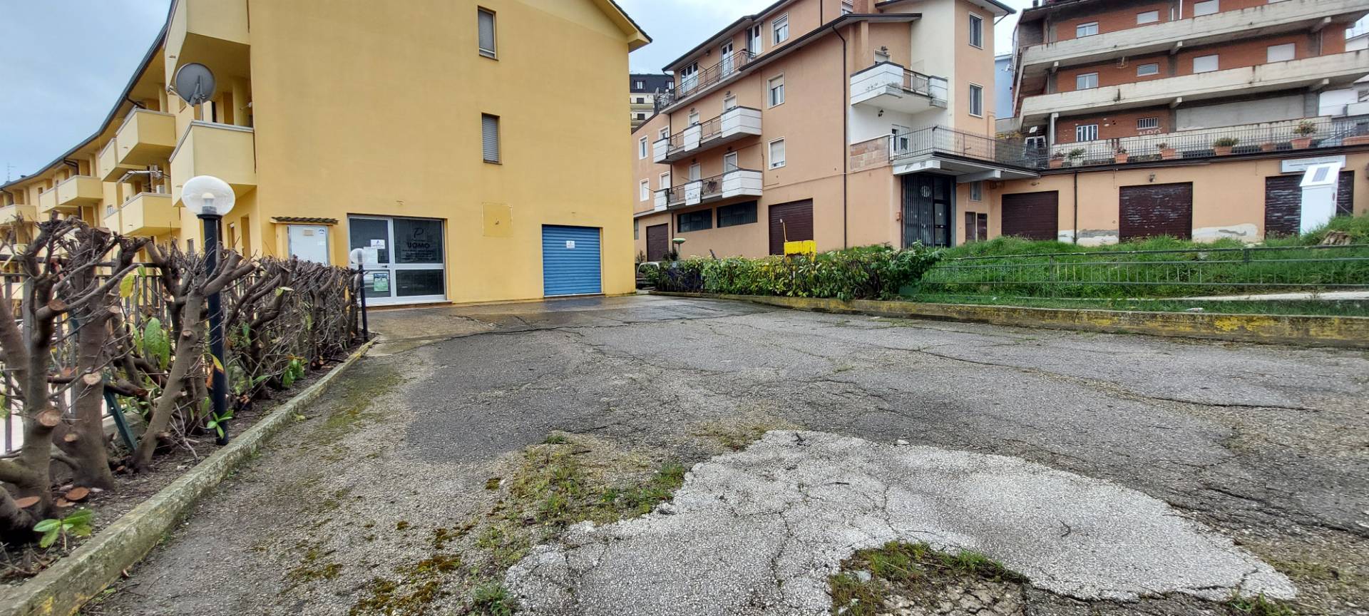 locale commerciale in affitto a Ariano Irpino, Via Fontananuova