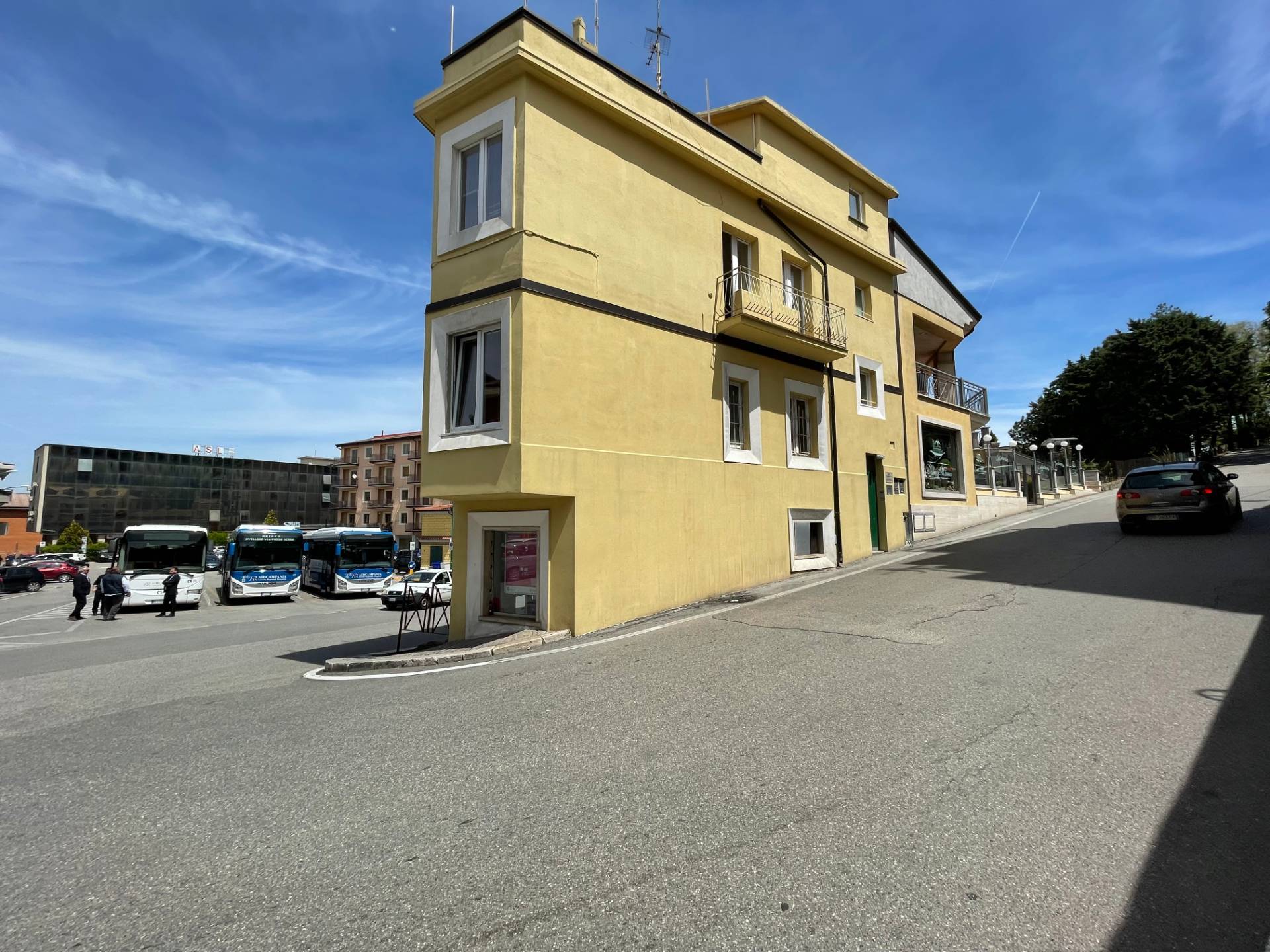 Locale commerciale in affitto a Ariano Irpino, via tigli