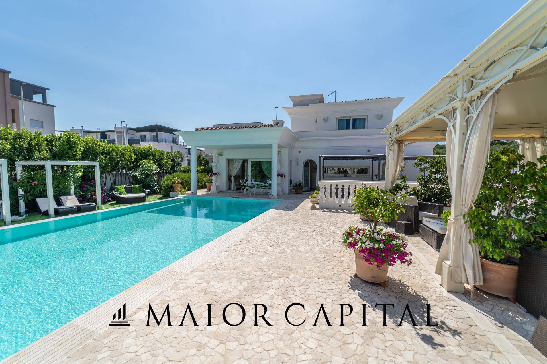 Villa in vendita a Olbia