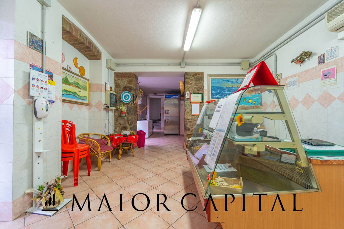 Locale commerciale in vendita a Oschiri