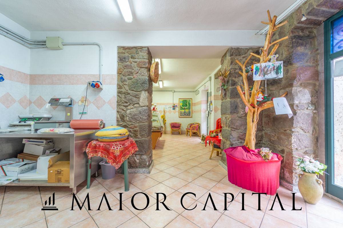 Locale commerciale in vendita a Oschiri