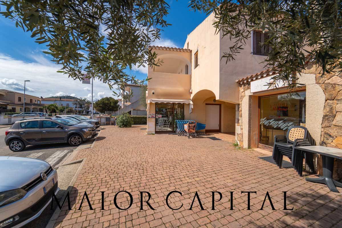 Locale commerciale in vendita a Budoni