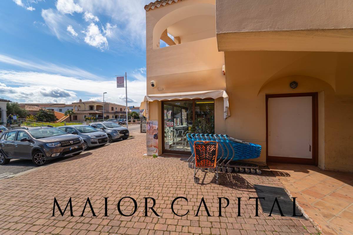 Locale commerciale in vendita a Budoni