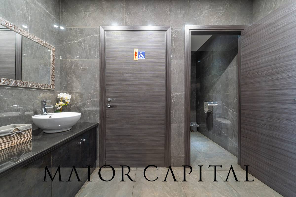 Locale commerciale in vendita a Olbia, San Simplicio