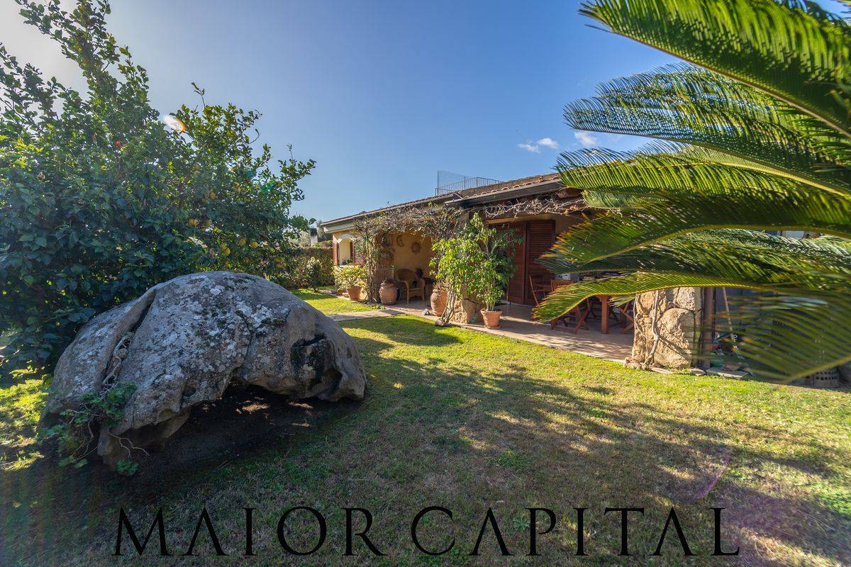 Villa in vendita a Loiri Porto San Paolo, Porto San Paolo Centro