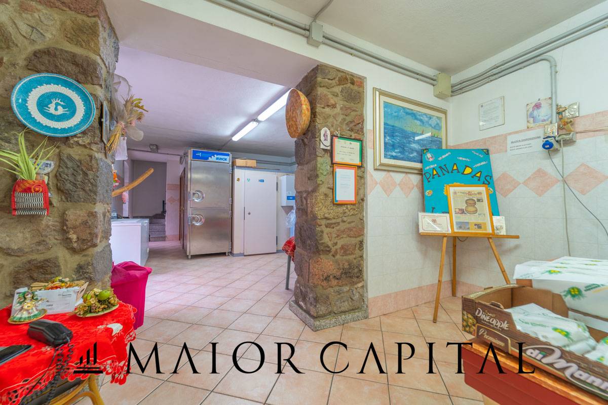 Locale commerciale in vendita a Oschiri