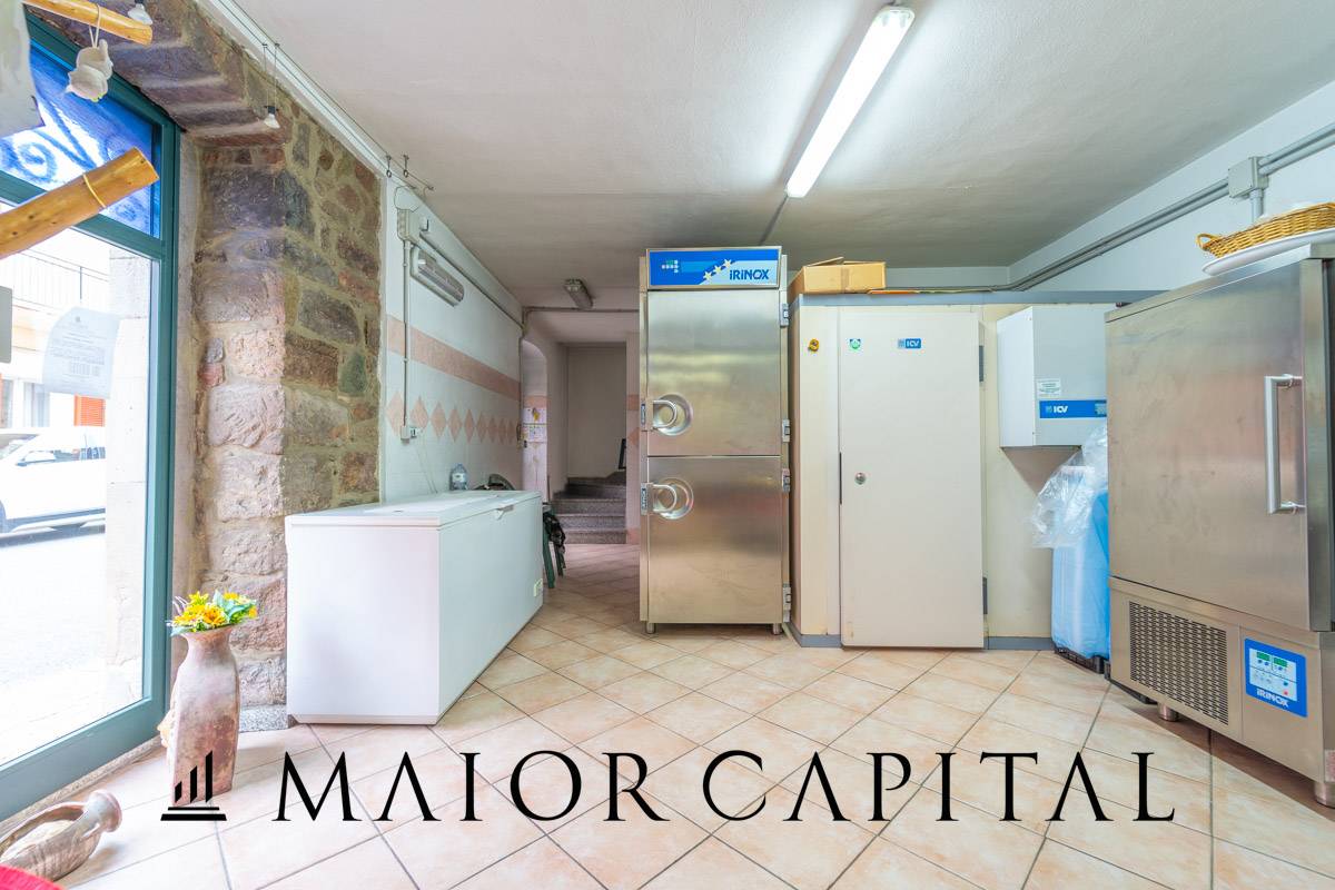 Locale commerciale in vendita a Oschiri