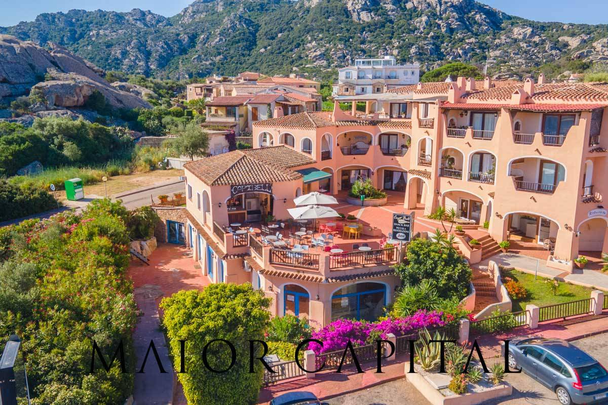 Locale commerciale in vendita a Arzachena, Liscia di Vacca