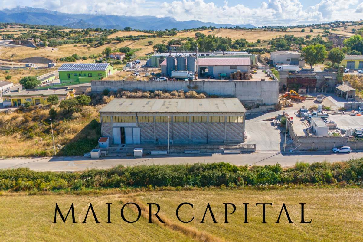 Locale commerciale in vendita a Oschiri