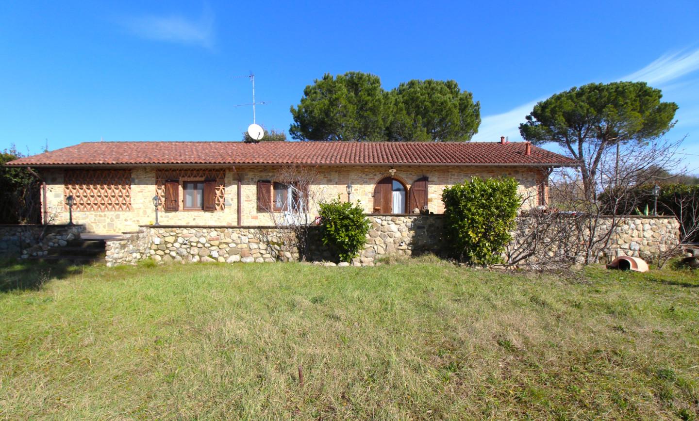 Casa indipendente con giardino a Poggibonsi