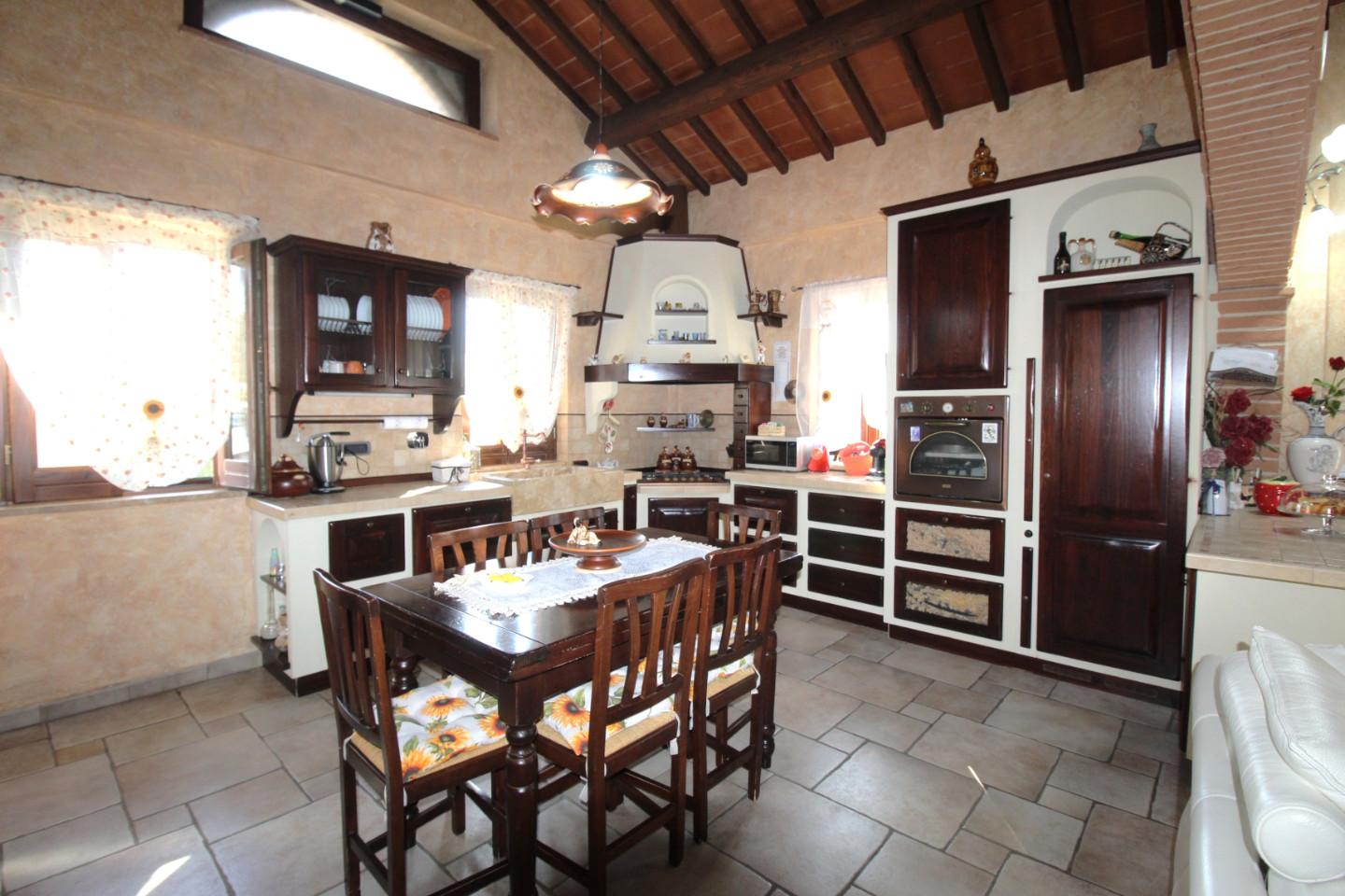 Casa indipendente con giardino a Poggibonsi