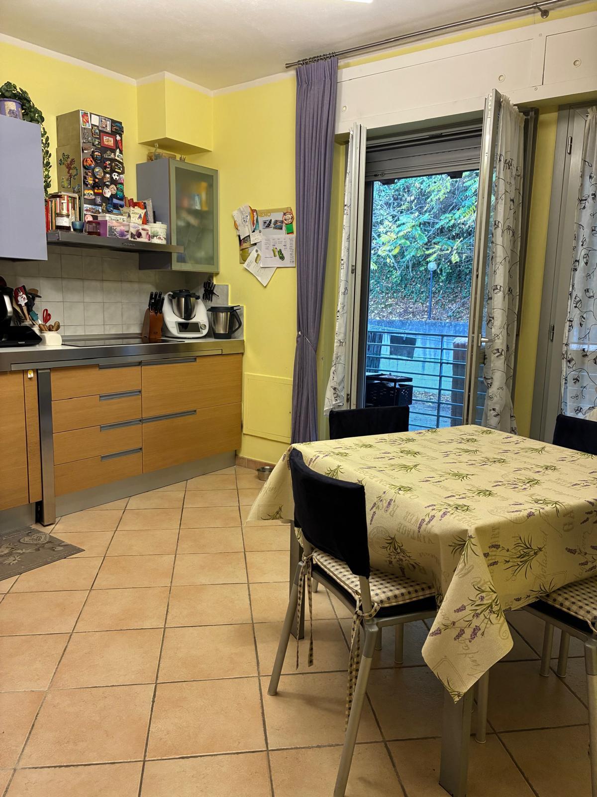 Casa indipendente con terrazzi a Poggibonsi