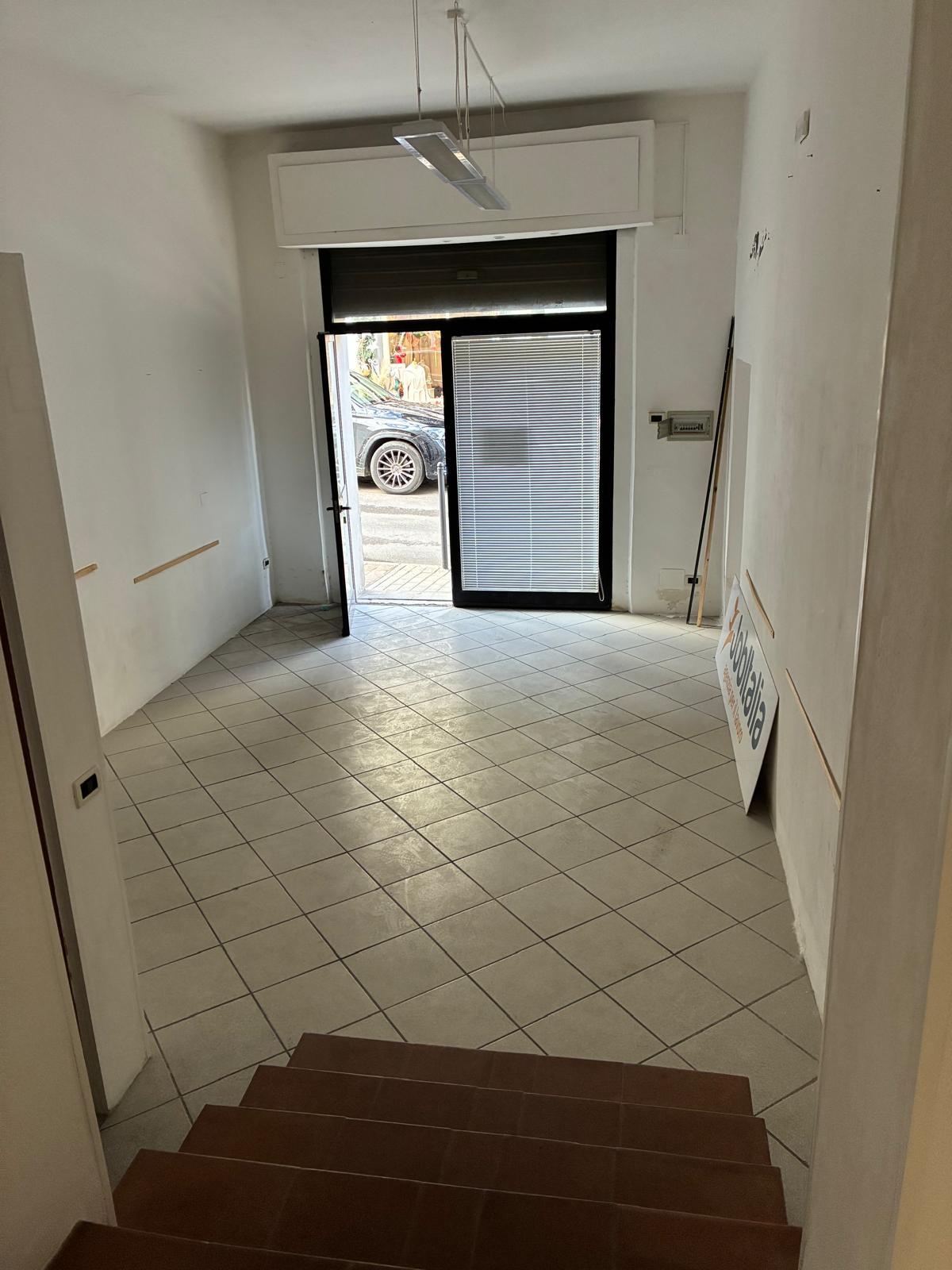 Locale commerciale in affitto, Poggibonsi centro