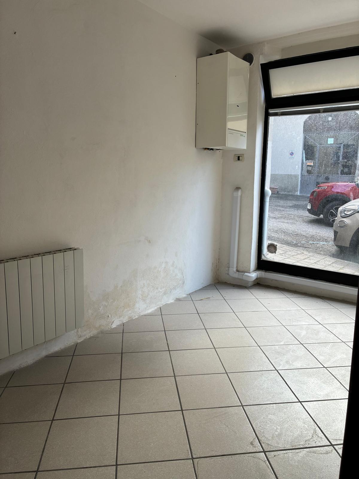 Locale commerciale in affitto, Poggibonsi centro