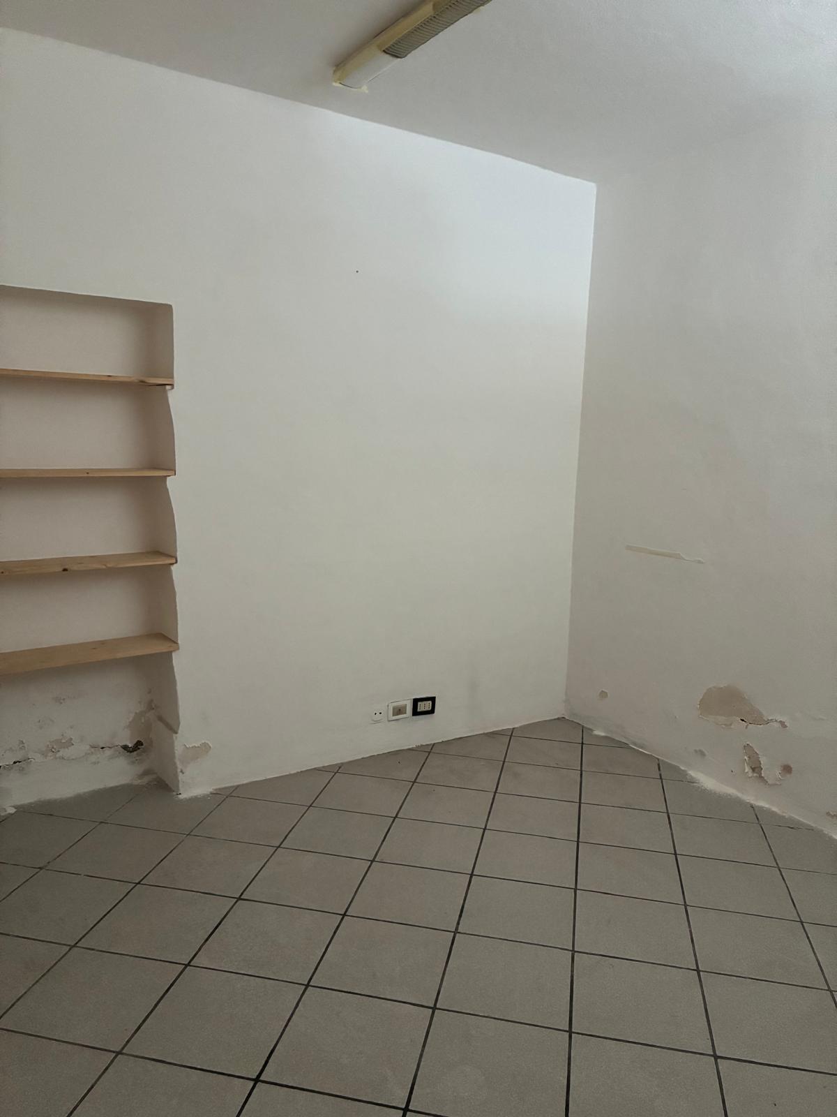 Locale commerciale in affitto, Poggibonsi centro