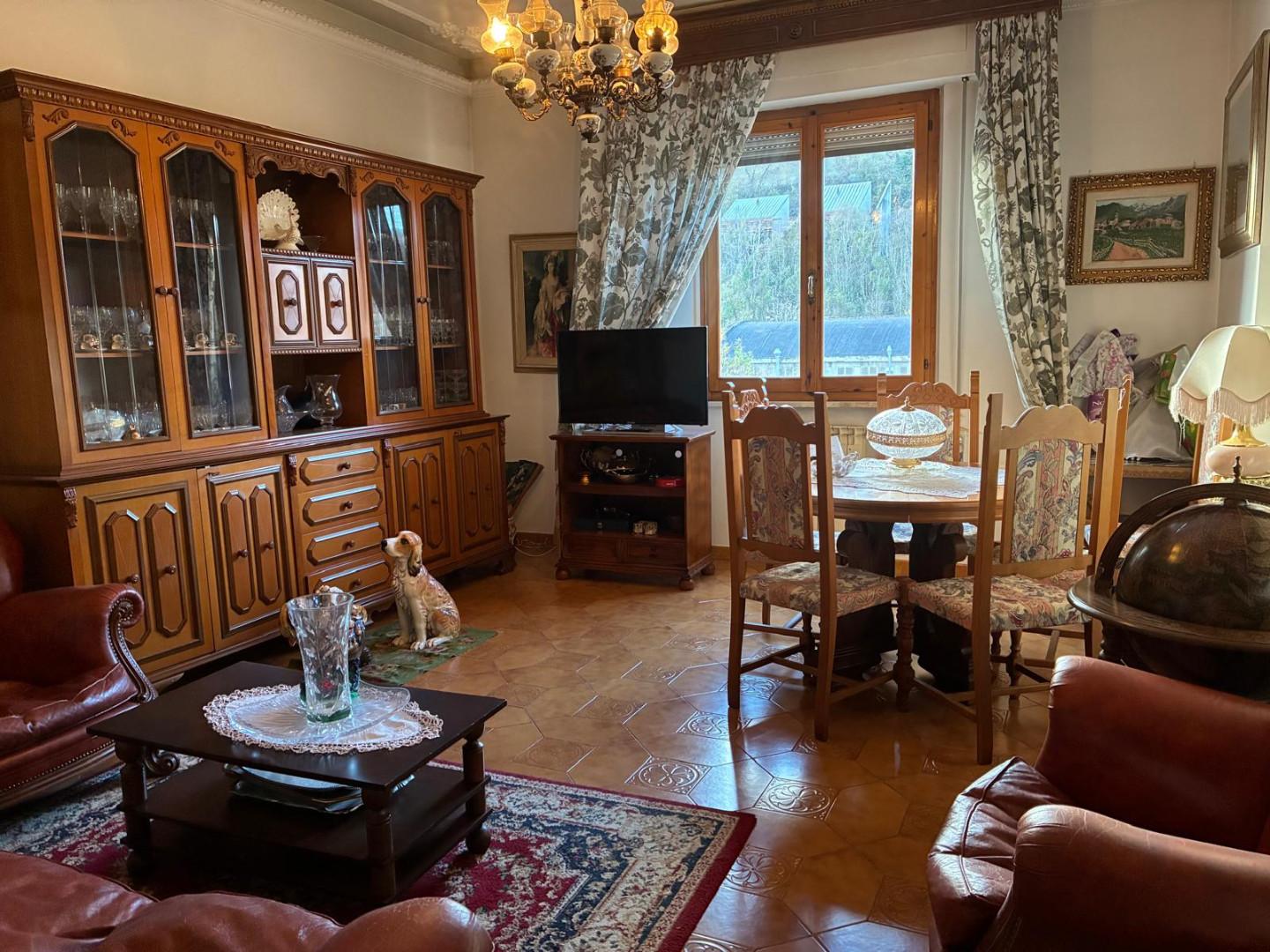 Quadrilocale con terrazzi a Colle di Val d'Elsa